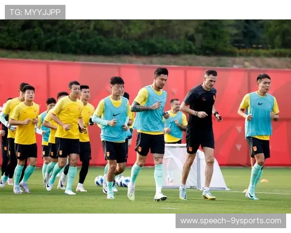 中国足球队备战世界杯预选赛 强化进攻防守配合力争出线